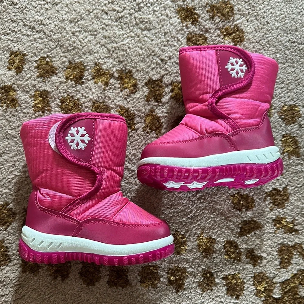 New! Pink Snow Boots with Snowflake Design size 5